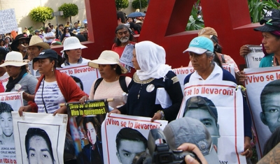 March for 10 months without the Ayotzinapa normalistas