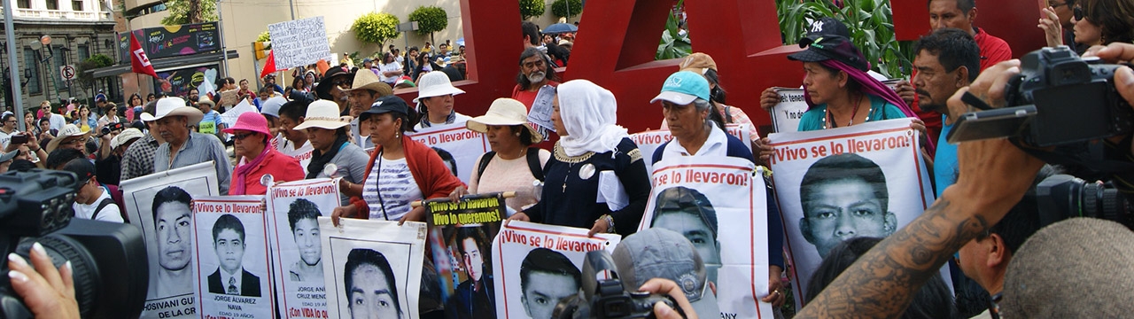 March for 10 months without the Ayotzinapa normalistas
