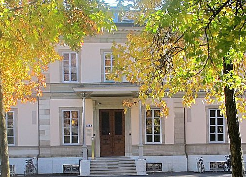 Villa Moynier in the fall