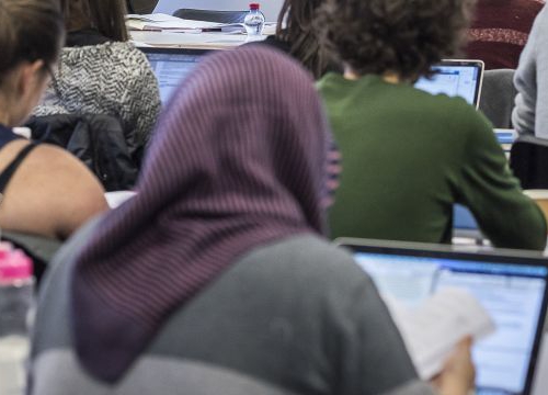 Students during a LLM class