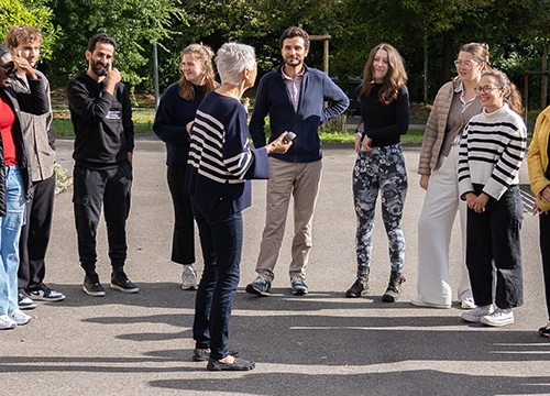 A Geneva Academy teaching assistant during a tutorial